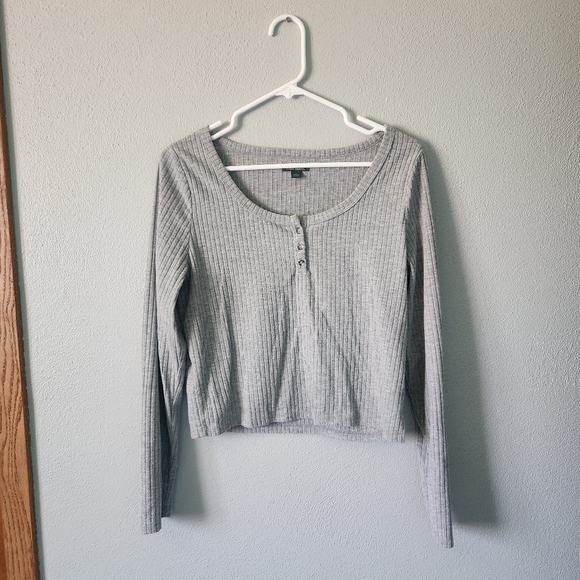 wild fable Tops - Wild Fable Cropped Long Sleeve